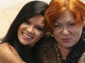 У матери певицы Русланы роман с 28-летним парнем