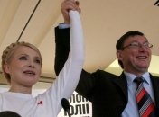 Янукович ищет компромисс в вопросе осужденных Тимошенко и Луценко