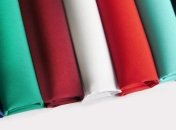 Ученые изобрели ткань для охлаждения тела человека в жару