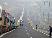 Болгарско-греческую границу открыли: на КПП 30-километровая очередь