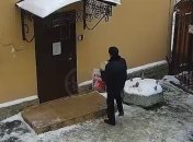 Появилось видео момента нападения на генконсульство Украины в Питере