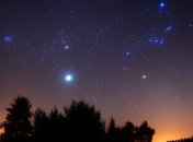 Может стать сверхновой: одна из самых ярких звезд тускнеет