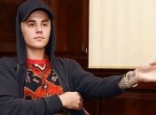 Джастин Бибер возглавил британский чарт синглов