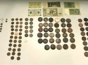 Коллекционер чуть не вывез из Украины десятки монет времен Екатерины ІІ (фото)