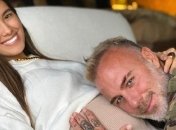 "Танцующий миллионер" узнал пол своего первенца: милое видео