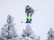 Чемпион по ски-кроссу прокатился на лыжах с реактивным ранцем за спиной (Видео)