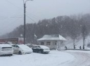 Снегопад парализовал движение в трех областях Украины