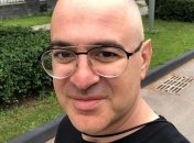 Гарик Мартиросян остался без пышной шевелюры