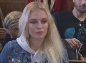 Все ради миллиона евро: в Словении девушка отпилила себе руку