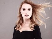 Прелестная Оля Фреймут с дочерью освятили пасхальную корзину