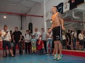 Чемпион мира Беллью - Усику: Добро пожаловать на вечеринку крузервейта