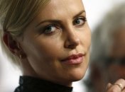 Шарлиз Терон поделилась страшной семейной трагедией