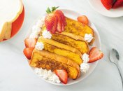 Простой рецепт французских тостов с клубникой