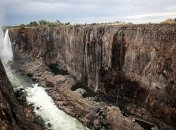В Африке высыхает крупнейший в мире водопад Виктория  (Видео)