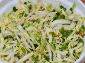 Этот салат уместен и на праздник, и на каждый день