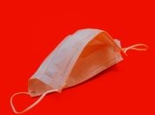 COVID-19: Ученые убеждены, что ношение маски может помочь вирусу проникнуть в мозг