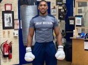 Джошуа попросил Усика "отойти в сторону"