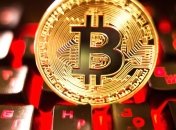 Bitcoin снова поднимается после рекордного обрушения: сколько он сейчас стоит