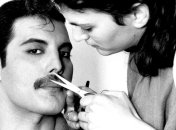 В память о легендарном Фредди Меркьюри (Видео)