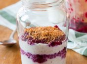 Завтрак из овсянки с джемом