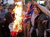 Демонстрации прошли около французского посольства в Иране