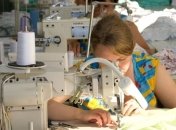 Гройсман отметил дискриминацию оплаты труда женщин