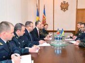 Посол Украины обсудил с министром обороны Молдовы агрессию Кремля