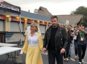 Впервые со времен "Бриолина": Джон Траволта и Оливия Ньютон-Джон вернулись к своим легендарным образам