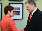 Президент обсудил проблемный Донбасс в Германии