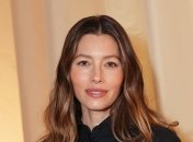 Джессика Бил все еще молода и привлекательна