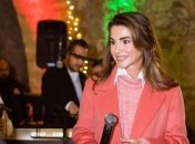 Королева Рания с мужем и сыном на аудиенции у Елизаветы II в Букингемском дворце