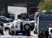 В Ереване 4 полицейских получили ранения
