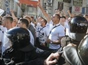 Во время столкновения футбольных фанатов в Киеве пострадал нардеп