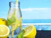 Помогает ли вода с лимоном похудеть: комментарии диетологов