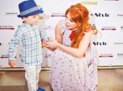 Активисты движения "СтопХам" довели сына Анастасии Стоцкой до слез