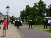 В Гааге полиция использовала водяные пушки против протестующих