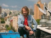 Украинский артист желает светлого будущего выпускникам