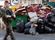 Забастовки коммунальщиков привели к образованию куч мусора в Париже