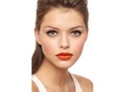 Секреты использования оранжевой помады