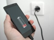 Продовжуємо термін служби телефону: що потрібно знати про головного "вбивцю" батареї