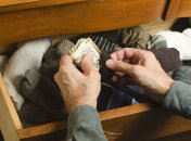 Где в доме нельзя хранить деньги