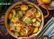 Одним из самых популярных блюд на Сочельник является жаркое с рыбой (изображение создано с помощью ИИ)