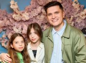 Анатолій Анатоліч виховує трьох дітей