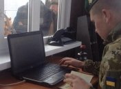 Сегодня на КПВВ "Марьинка" в очередях ожидало около полтысячи автомобилей