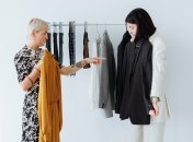 Какую одежду нельзя носить женщинам за 50