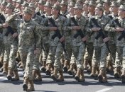 С 2016 украинским солдатам значительно увеличат зарплаты