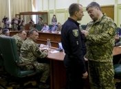 Президент наградил двух львовских полицейских орденом "За мужество"
