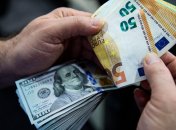 Валютные расценки в украинских банках и на черном рынке сегодня