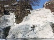 Замерз самый большой равнинный водопад Украины