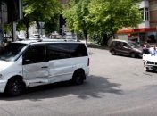 ДТП в Днепре: дорогу не поделили Mercedes и BMW